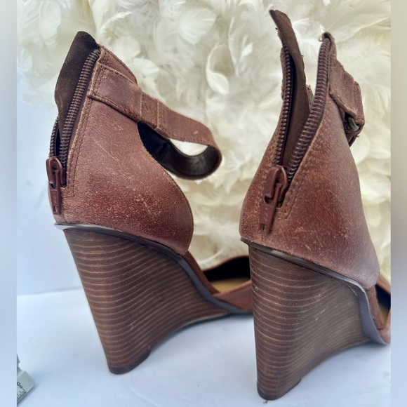 Nine West distressed wedge heel - Picture 2 of 4